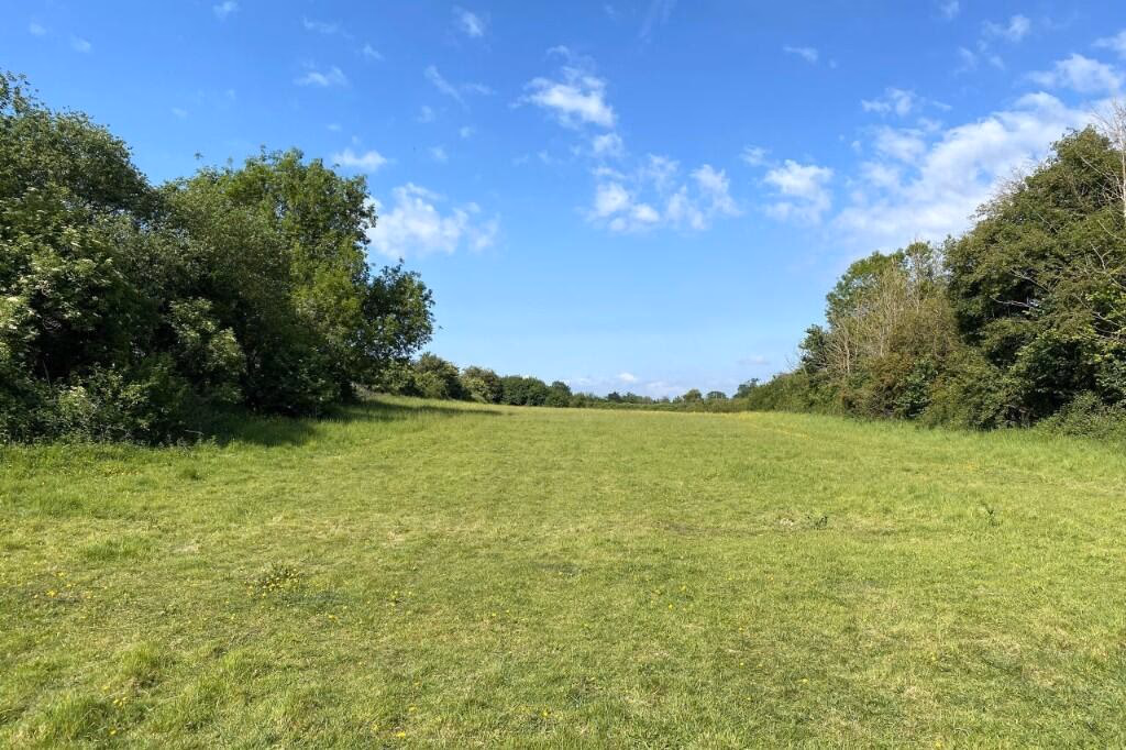 Land for sale - Image 1