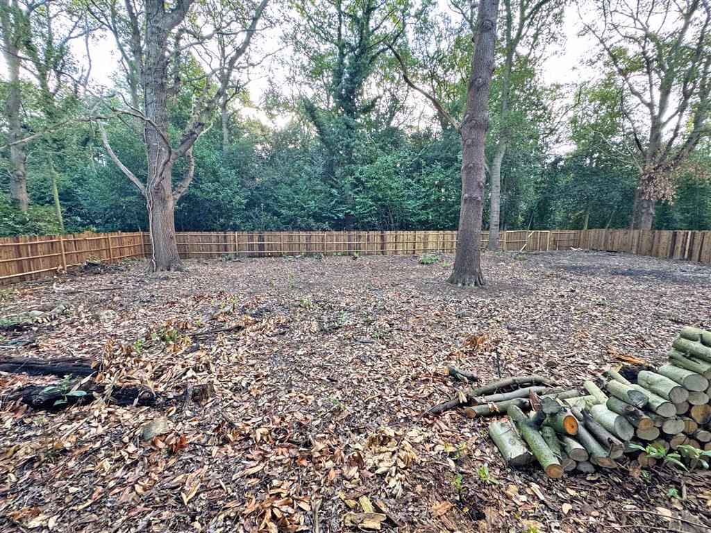 Land for sale - Image 4