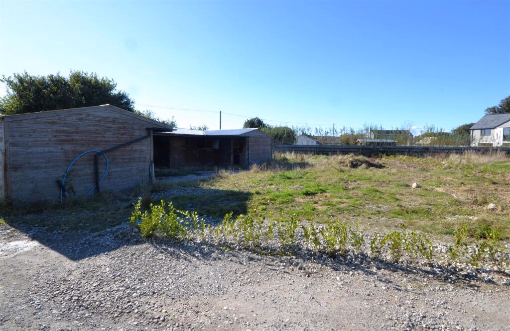 Land for sale - Image 1