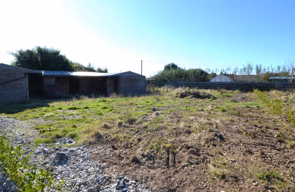 Land for sale - Image 2