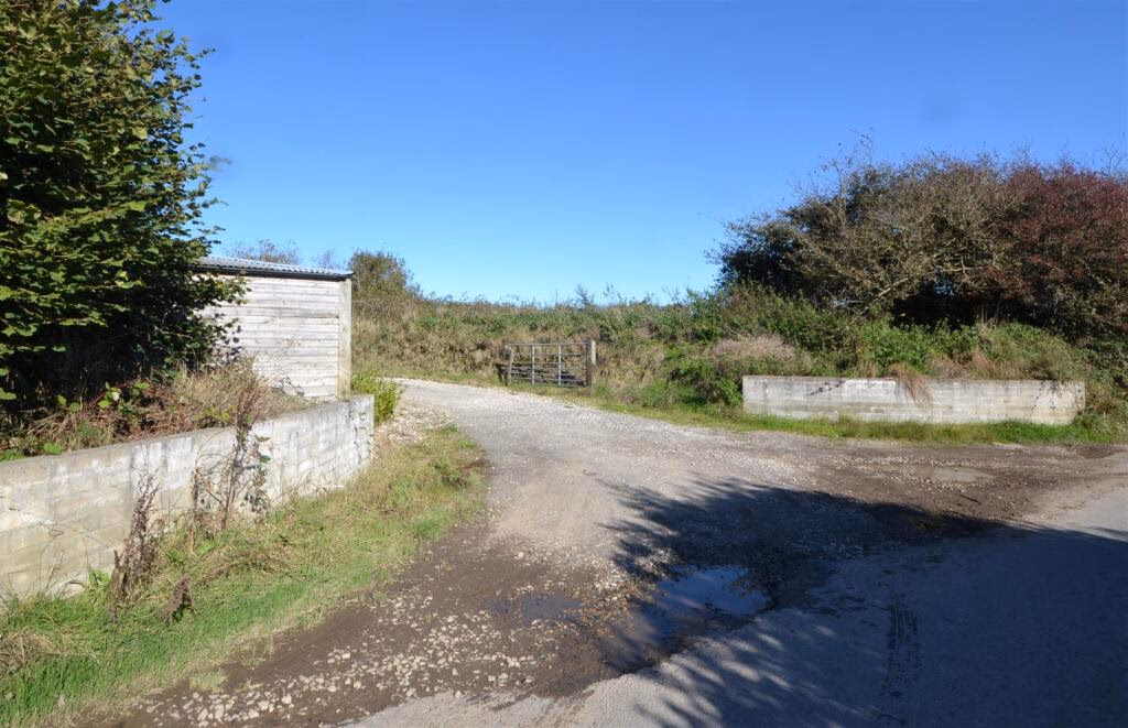Land for sale - Image 3