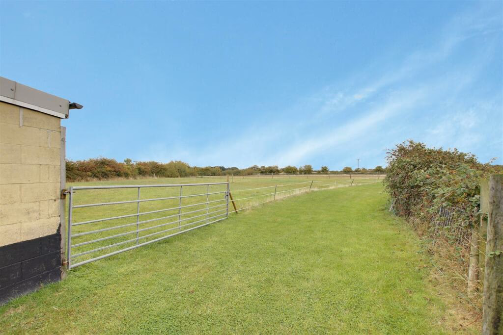 Land for sale - Image 4