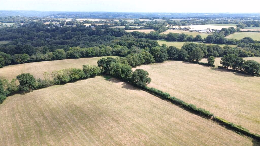 Land for sale - Image 1