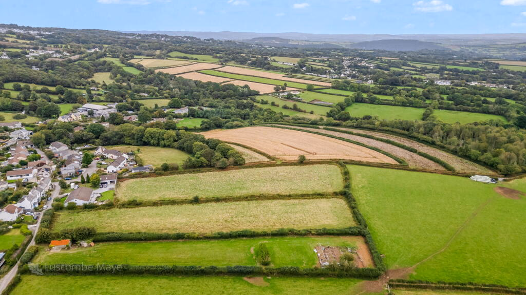 Land for sale - Image 1