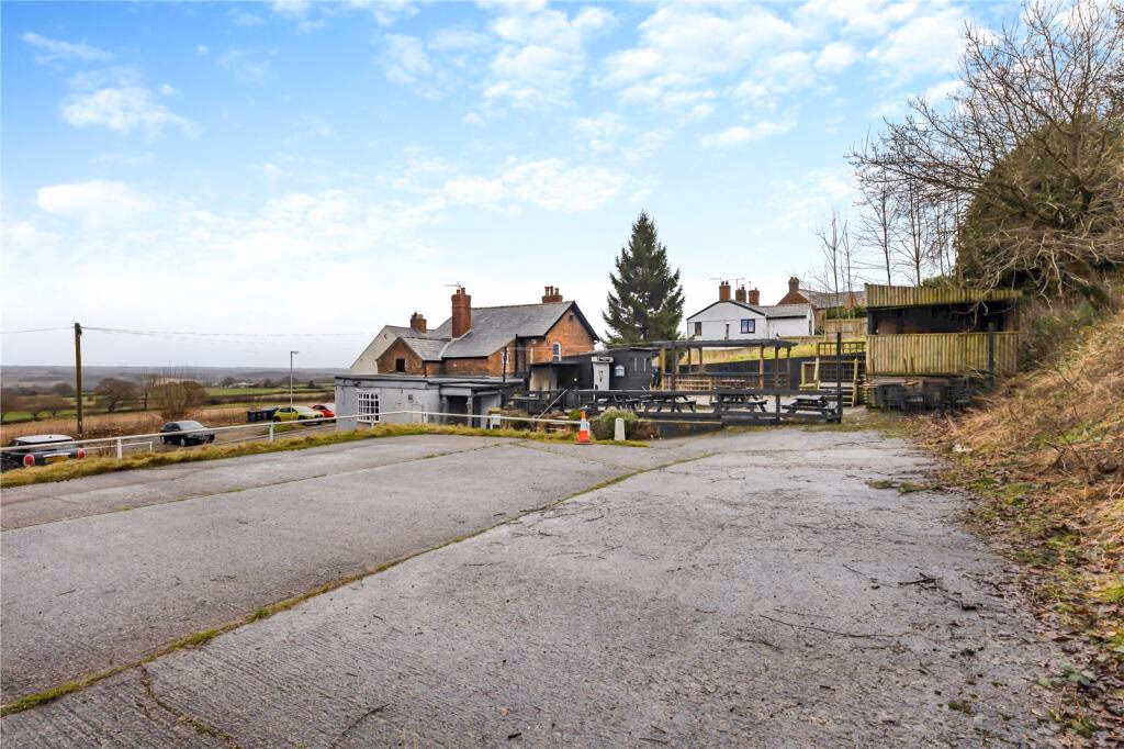 Land for sale - Image 1