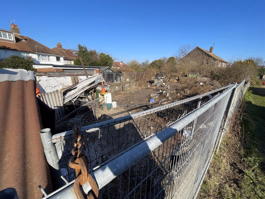 Land for sale - Image 4