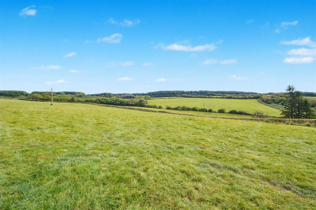 Land for sale - Image 1