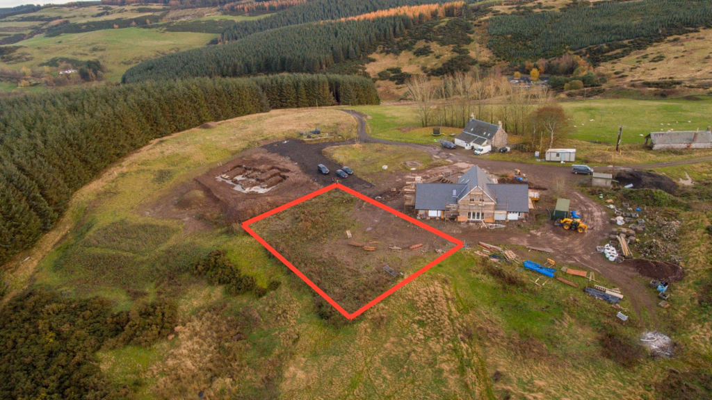 Land for sale - Image 1