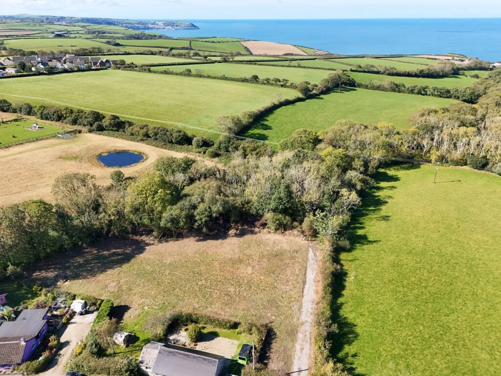 Land for sale - Image 1