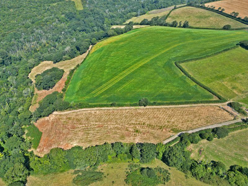 Land for sale - Image 2