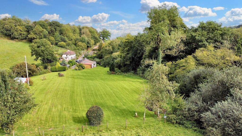 Land for sale - Image 1