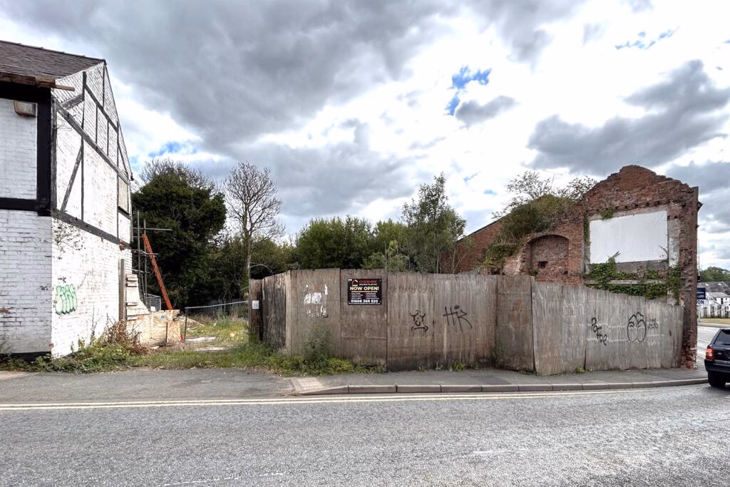 Land for sale - Image 1