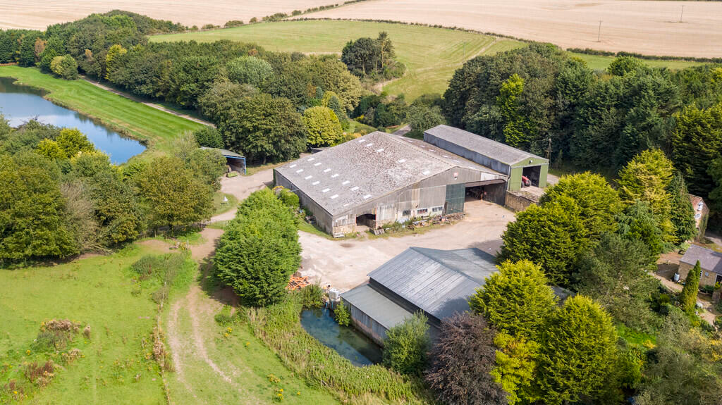 Land for sale - Image 1