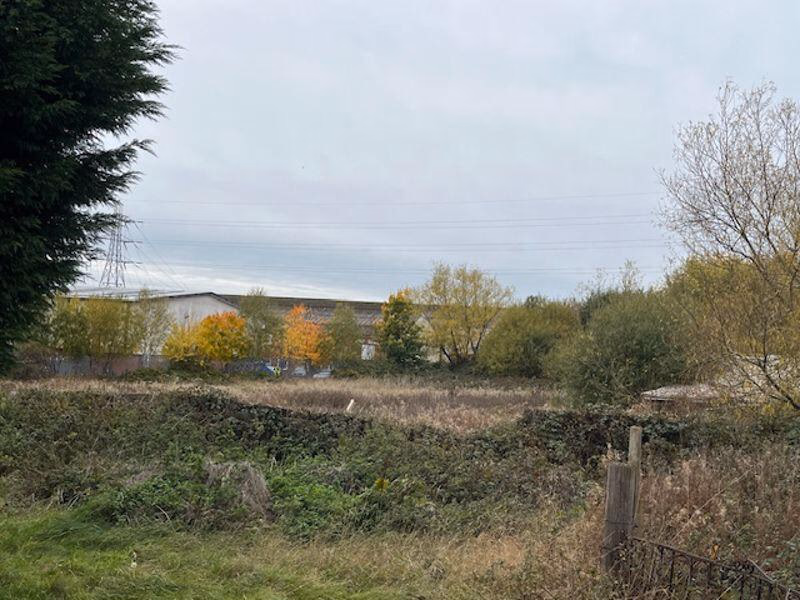 Land for sale - Image 1
