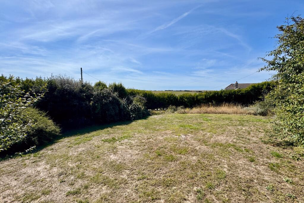 Land for sale - Image 1