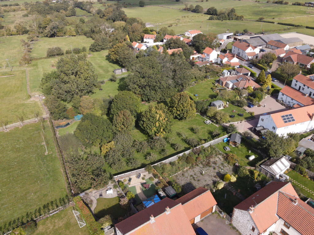 Land for sale - Image 2