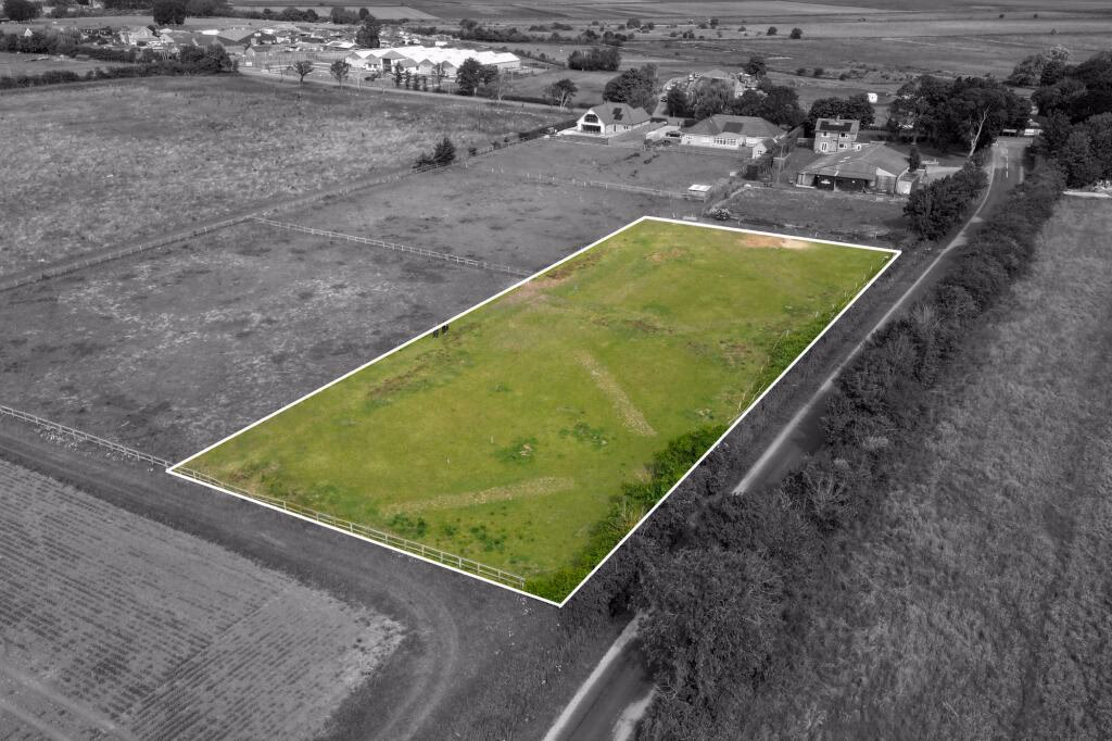 Land for sale - Image 2