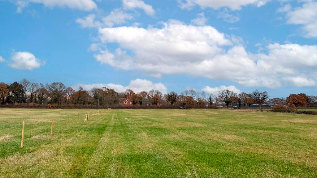 Land for sale - Image 1