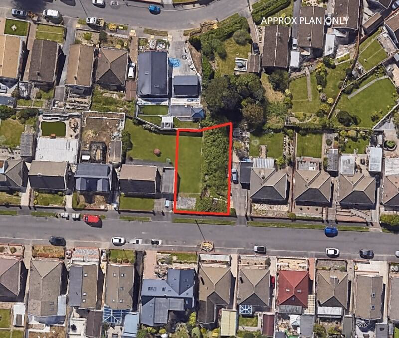 Land for sale - Image 1