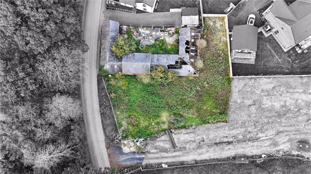 Land for sale - Image 1