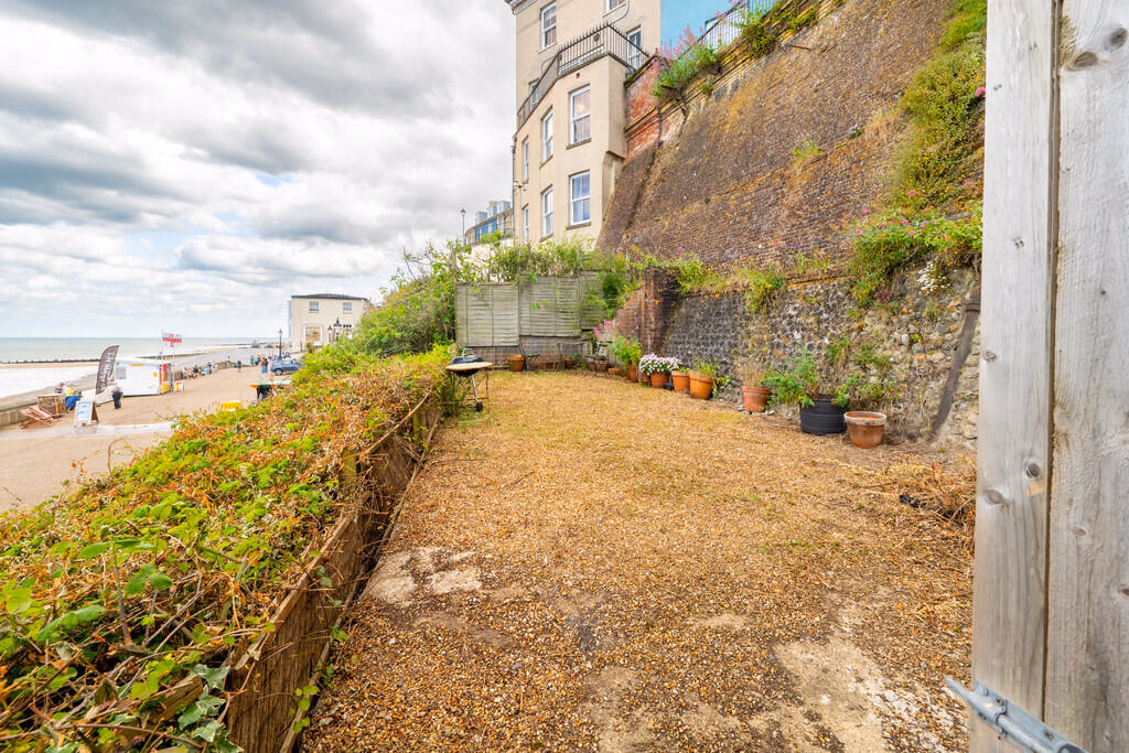 Land for sale - Image 3