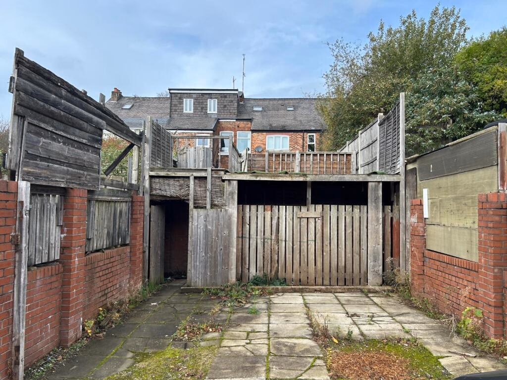 Land for sale - Image 1