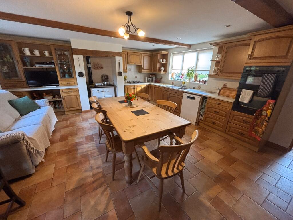 Land for sale - Image 2