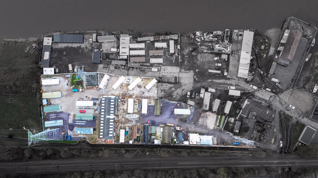 Land for sale - Image 1