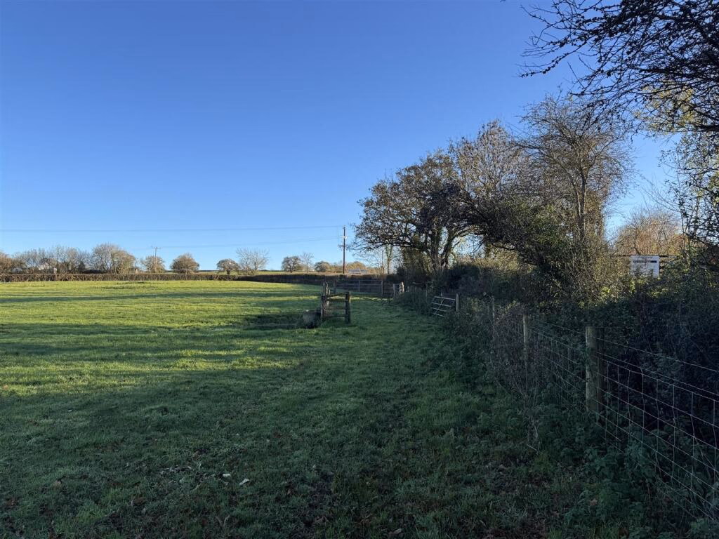 Land for sale - Image 3