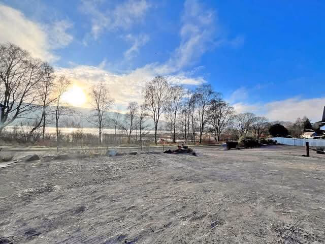 Land for sale - Image 1