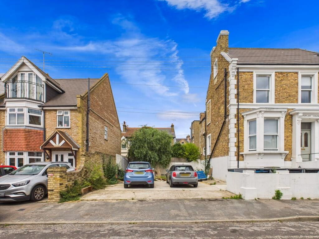 Land for sale - Image 4