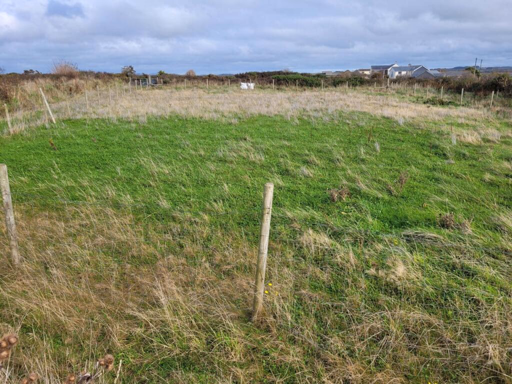 Land for sale - Image 2