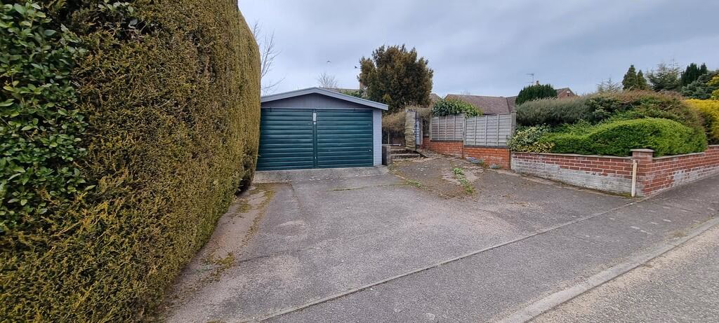 Land for sale - Image 2