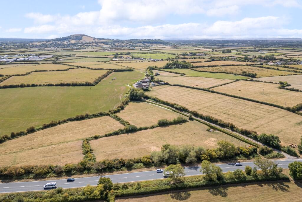 Land for sale - Image 1