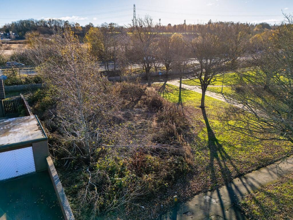 Land for sale - Image 2