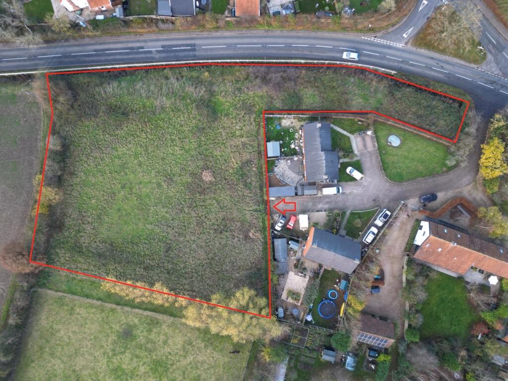 Land for sale - Image 1