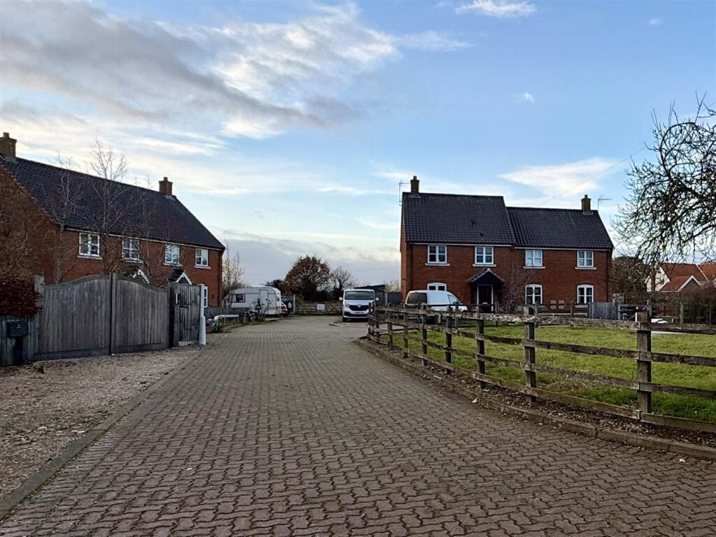 Land for sale - Image 3