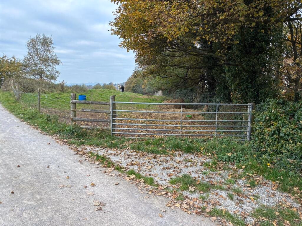 Land for sale - Image 3