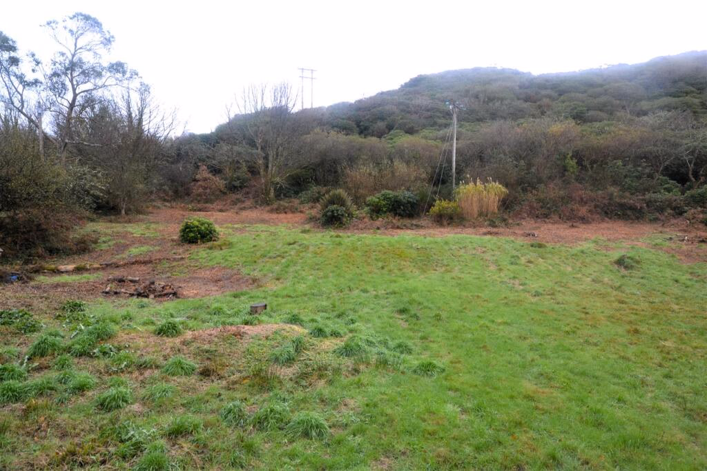 Land for sale - Image 2