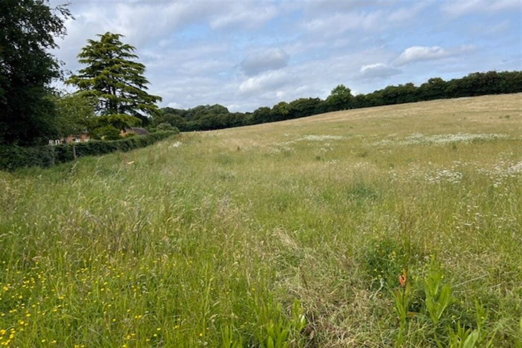 Land for sale - Image 1