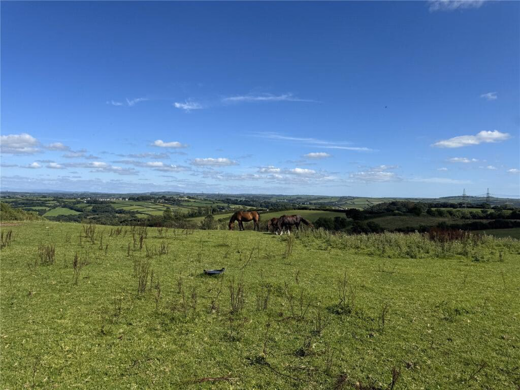 Land for sale - Image 2