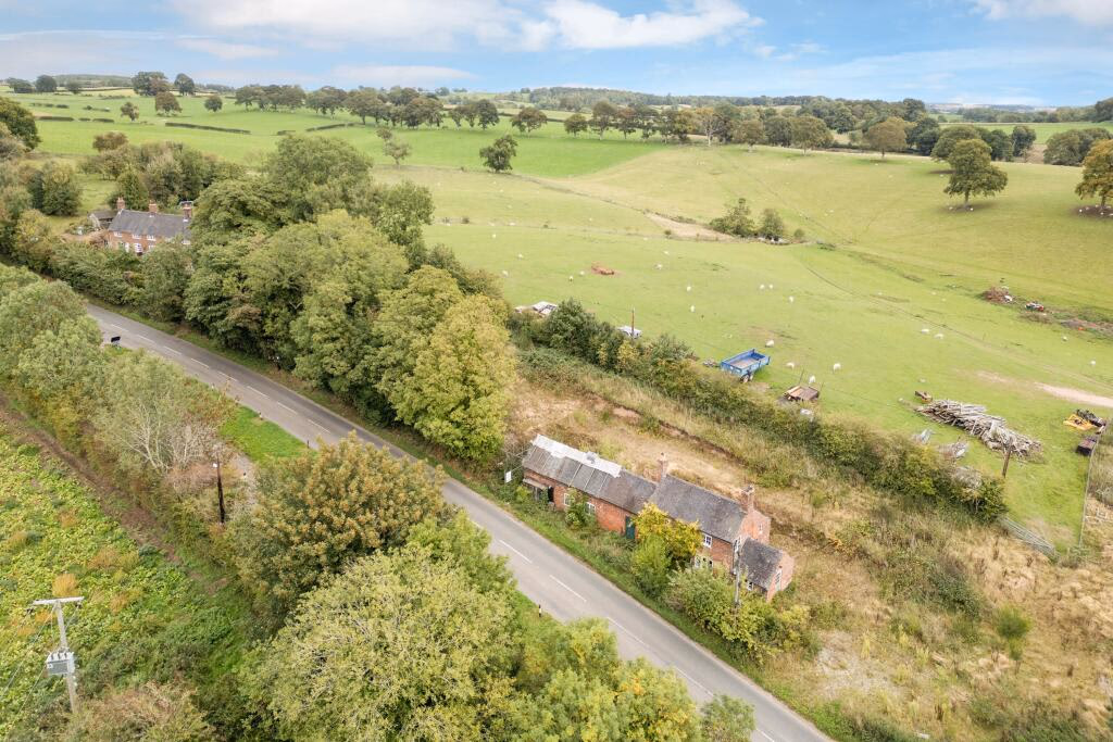 Land for sale - Image 1