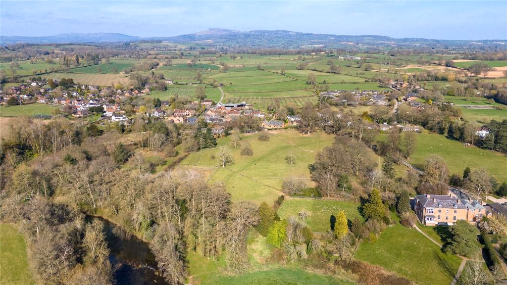 Land for sale - Image 1