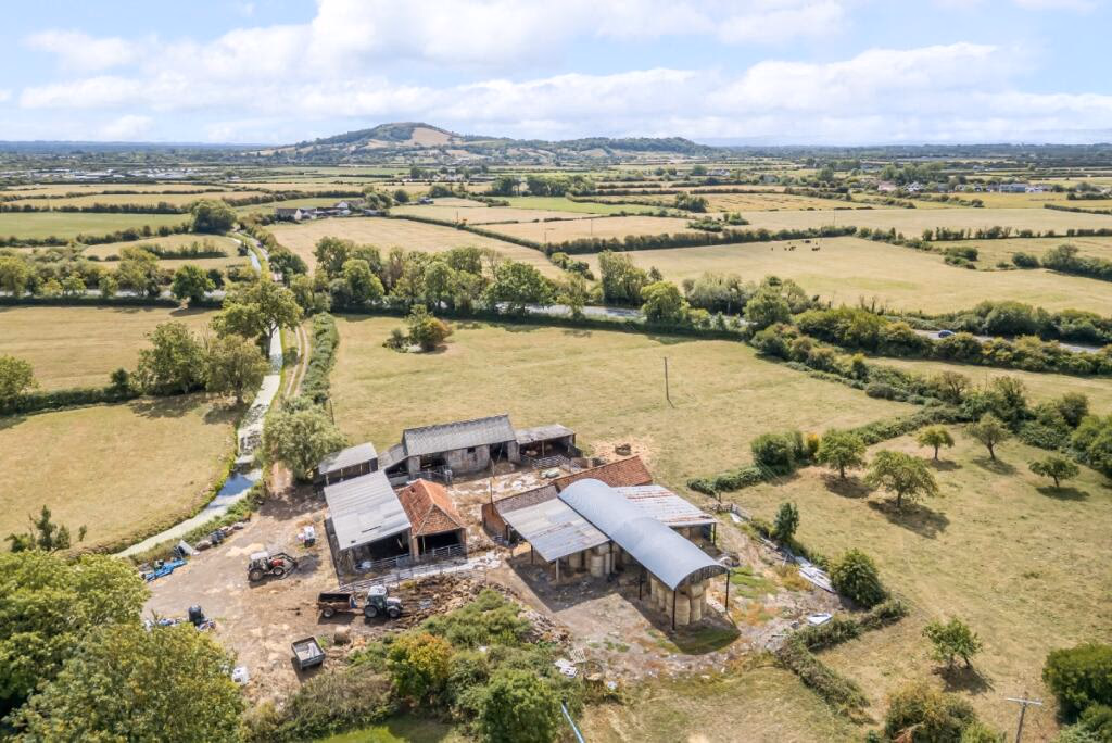 Land for sale - Image 1