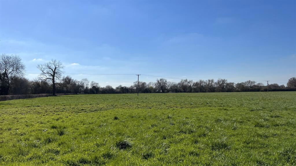 Land for sale - Image 2