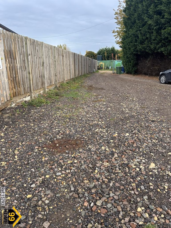 Land for sale - Image 2