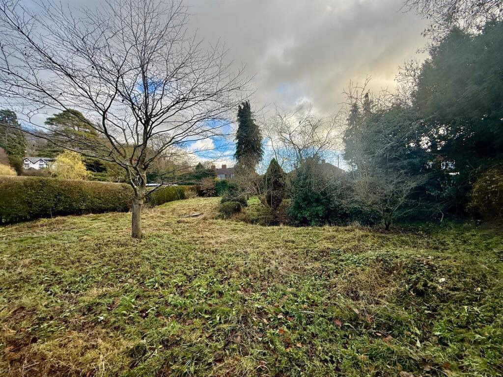 Land for sale - Image 2