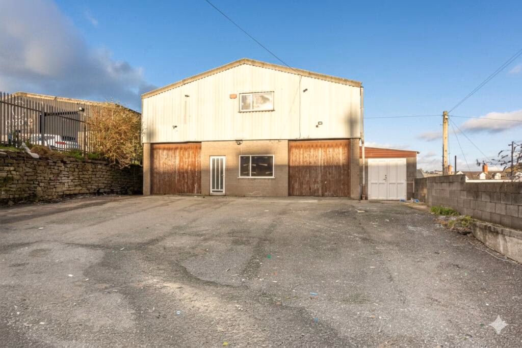 Land for sale - Image 2