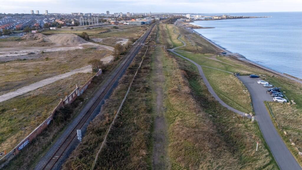 Land for sale - Image 1