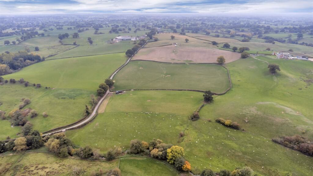 Land for sale - Image 2